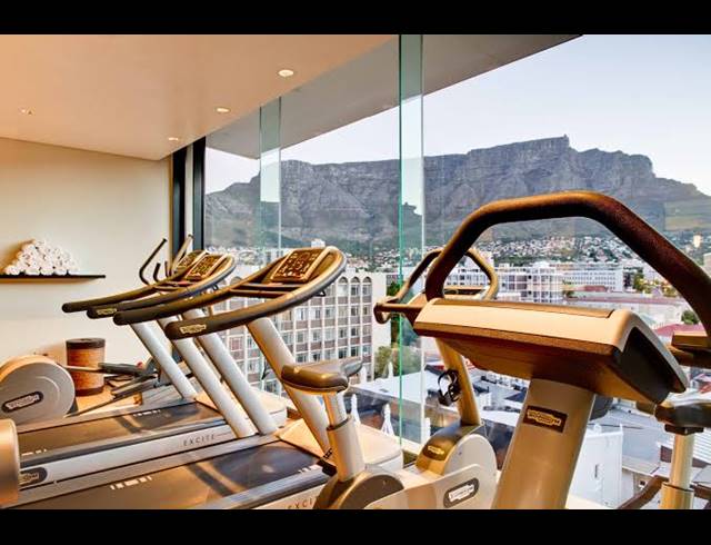 2 BEDROOM APARTMENT RENTED IN CAPE TOWN CITY CENTRE